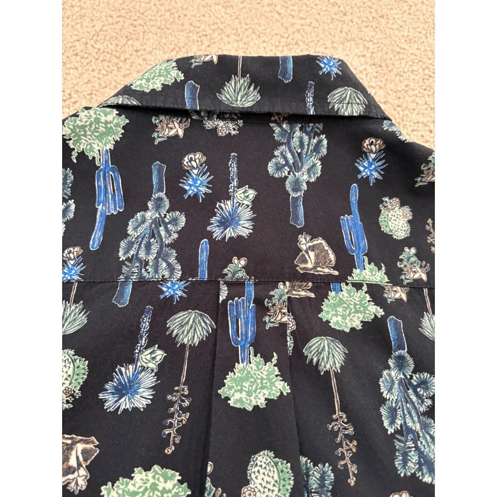 The North Face Men Button Down Shirt Medium Black Cactus Desert Short Sleeve EUC